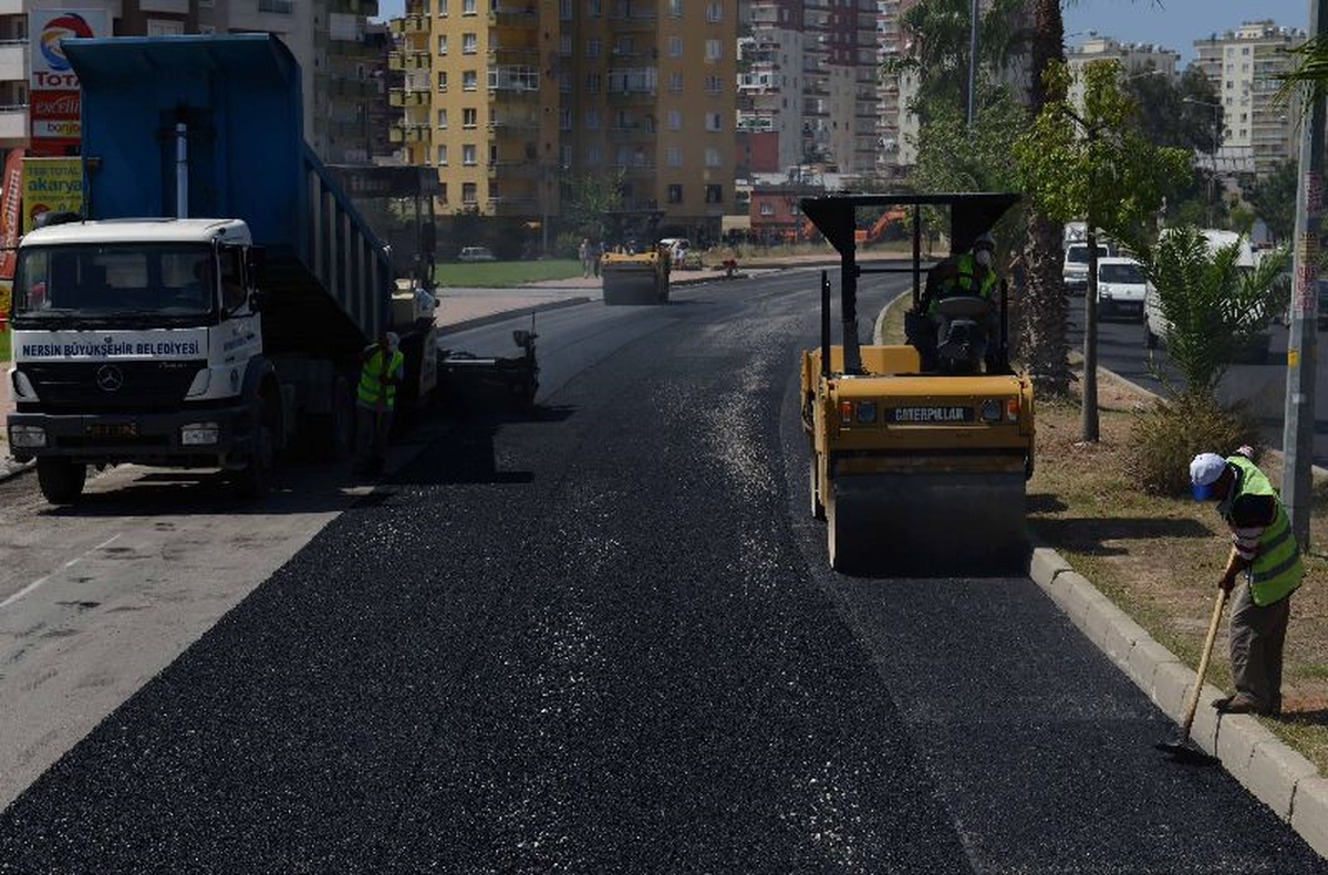 Mersin\'de Asfaltlanmadık Yer Kalmıyor