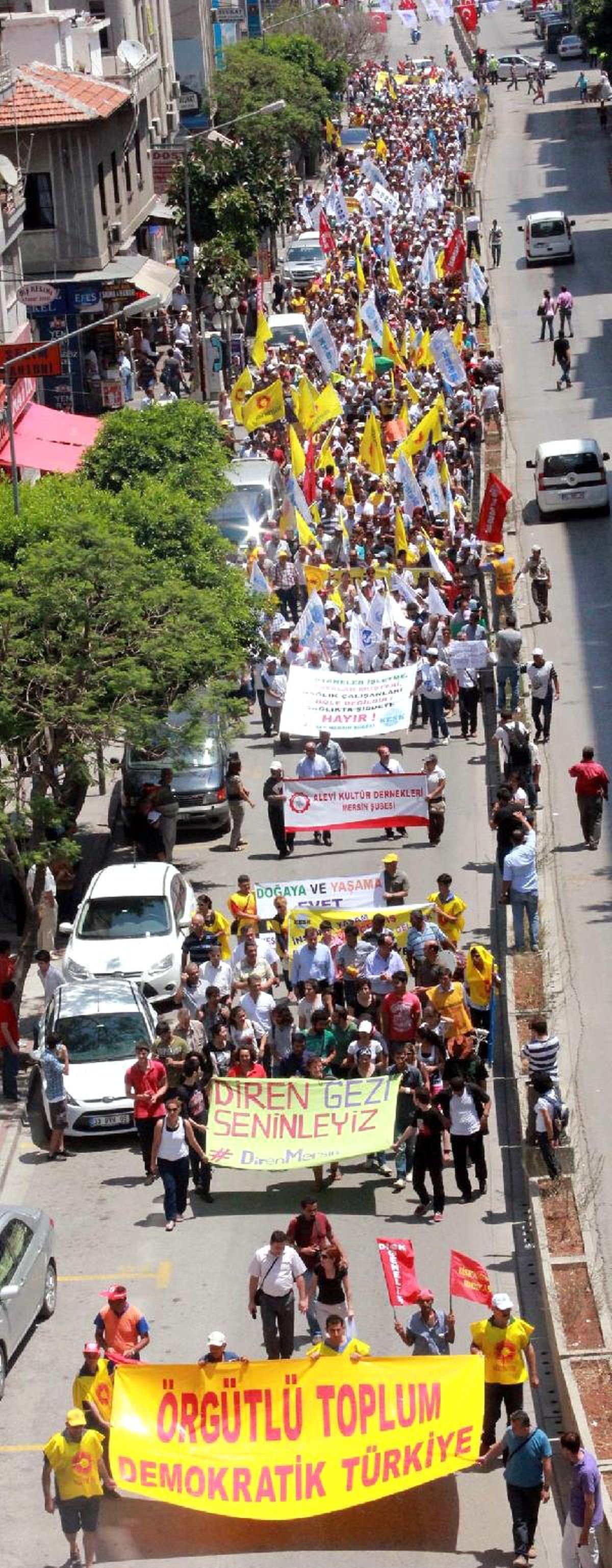 Mersin\'de Kamu Emekçileri İş Bıraktı