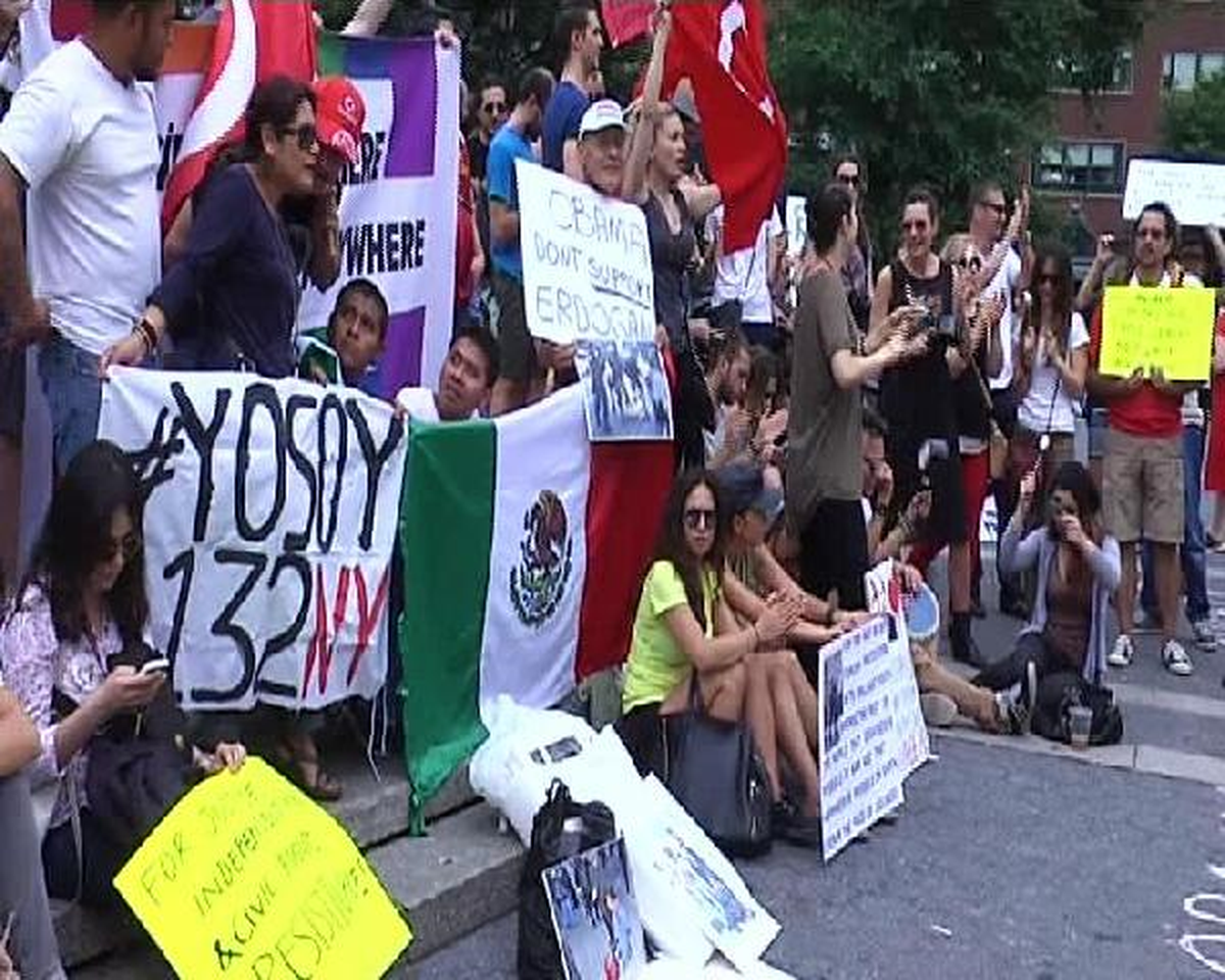 New York\'ta Gezi Eylemlerine Destek Gösterisi