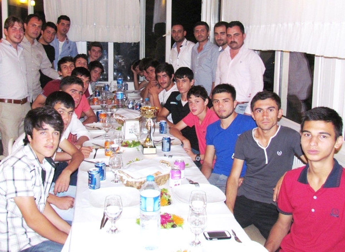 Ödemiş Gençlikspor Şampiyonluğu Kutladı