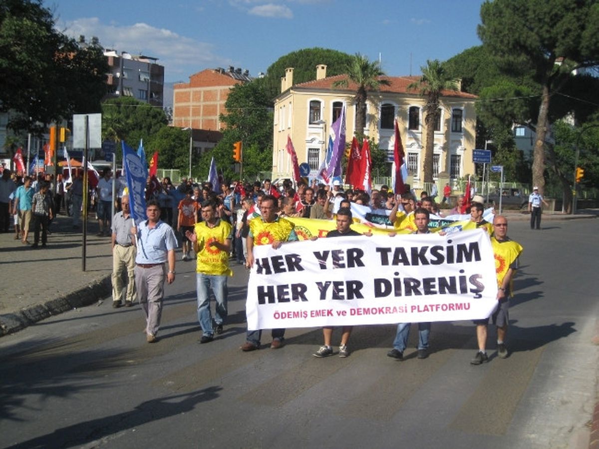 Ödemiş\'te \'Taksim Olayları\' Protestosu