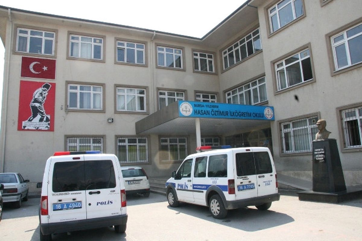 Okulu Talan Ettiler
