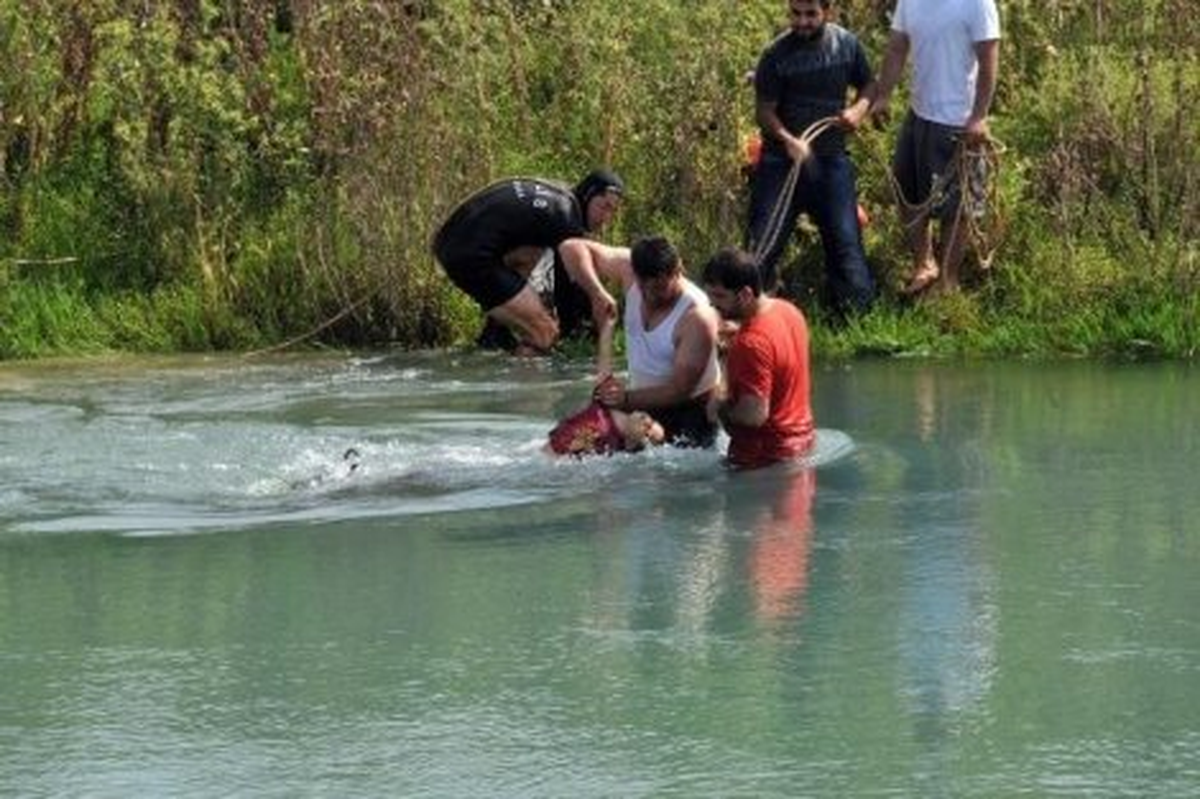 Otomobil Su Kanalına Uçtu; Baba ile Kızının Duran Kalbi 1 Saatte Çalıştırıldı (2)