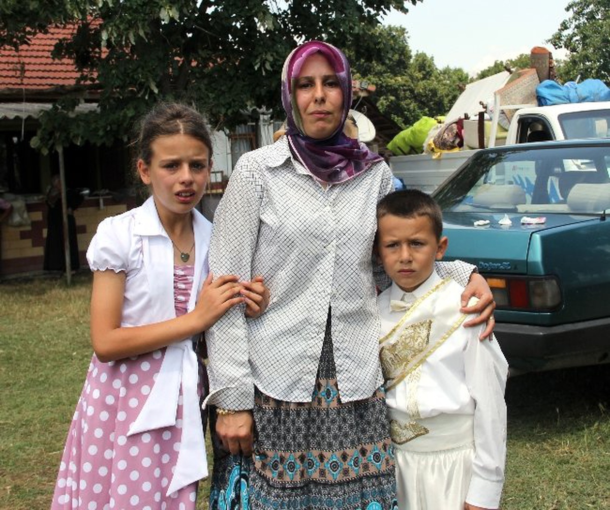 İki Çocuğuyla Sokakta Kaldı