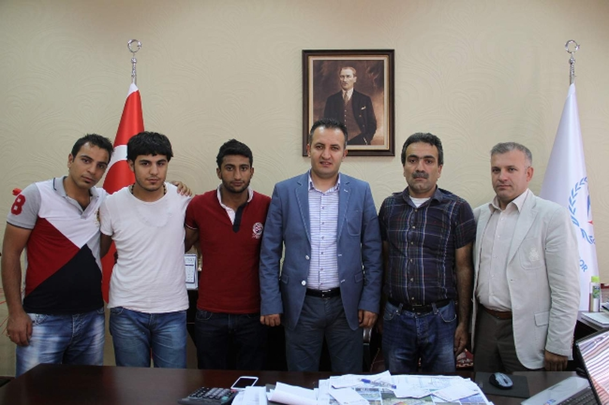 Şanlı Çarşı\'dan Gençlik Spor\'a Ziyaret