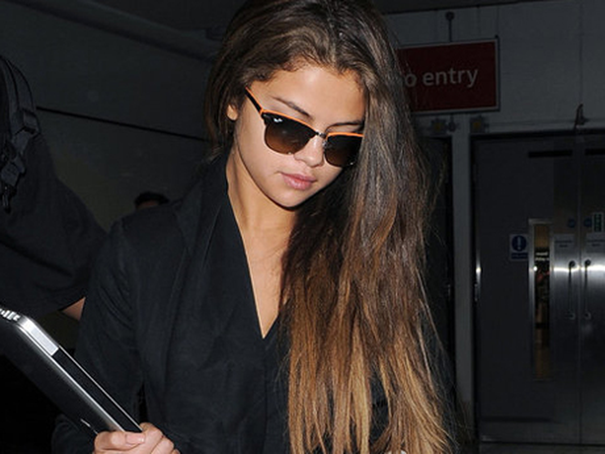 Sinirli Güzel Selena Gomez