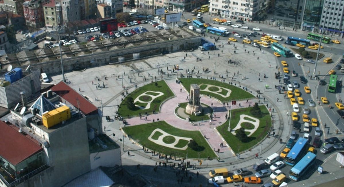 Taksim Yaya Trafiğine Açıldı