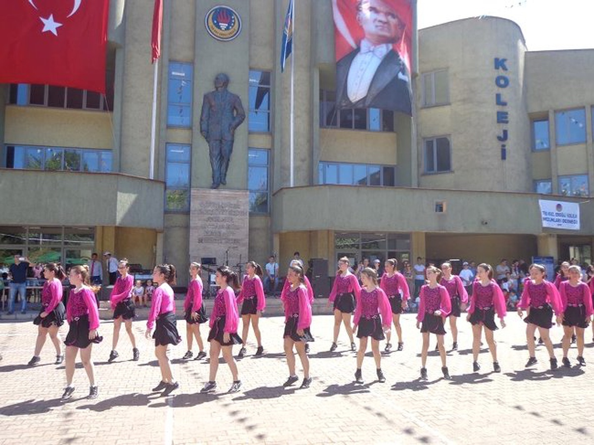 Öğrenciler Folklor Festivali\'ne Katılacak