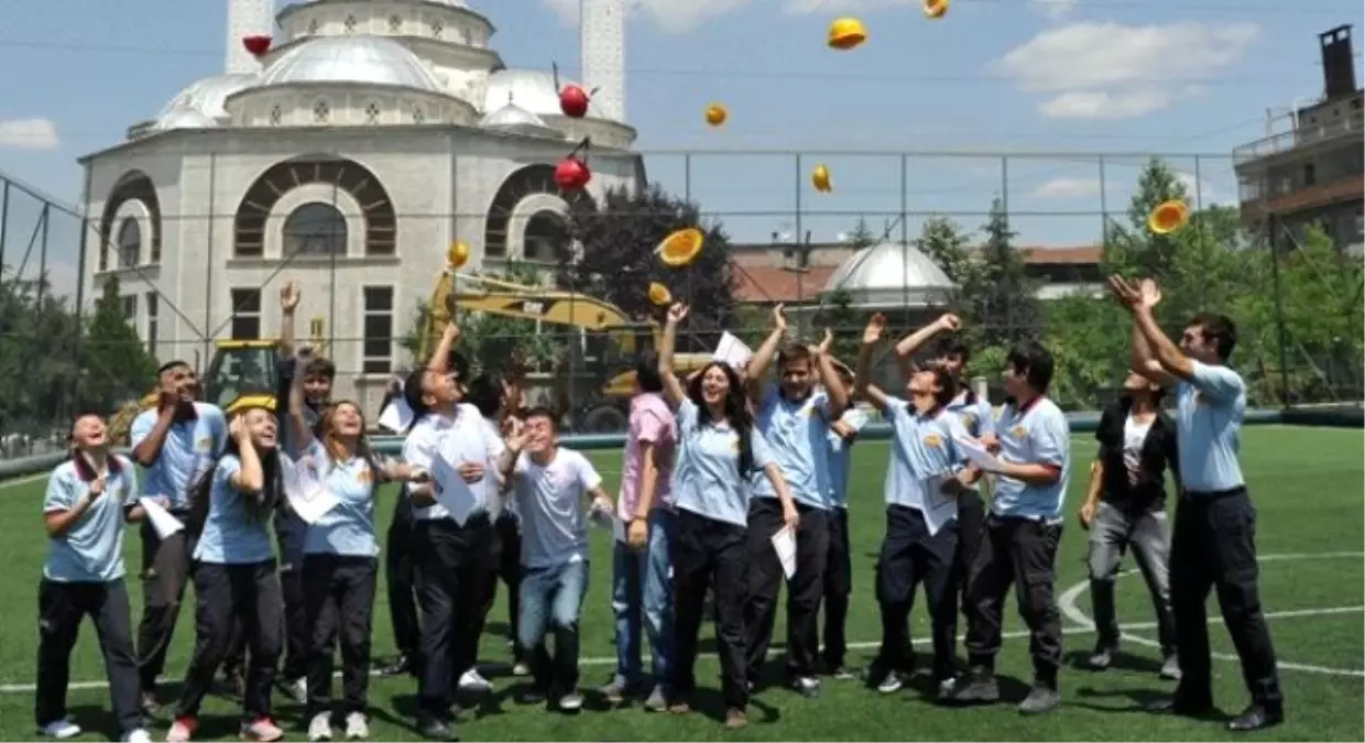 İlk İtfaiye Lisesi İlk Mezunlarını Verdi