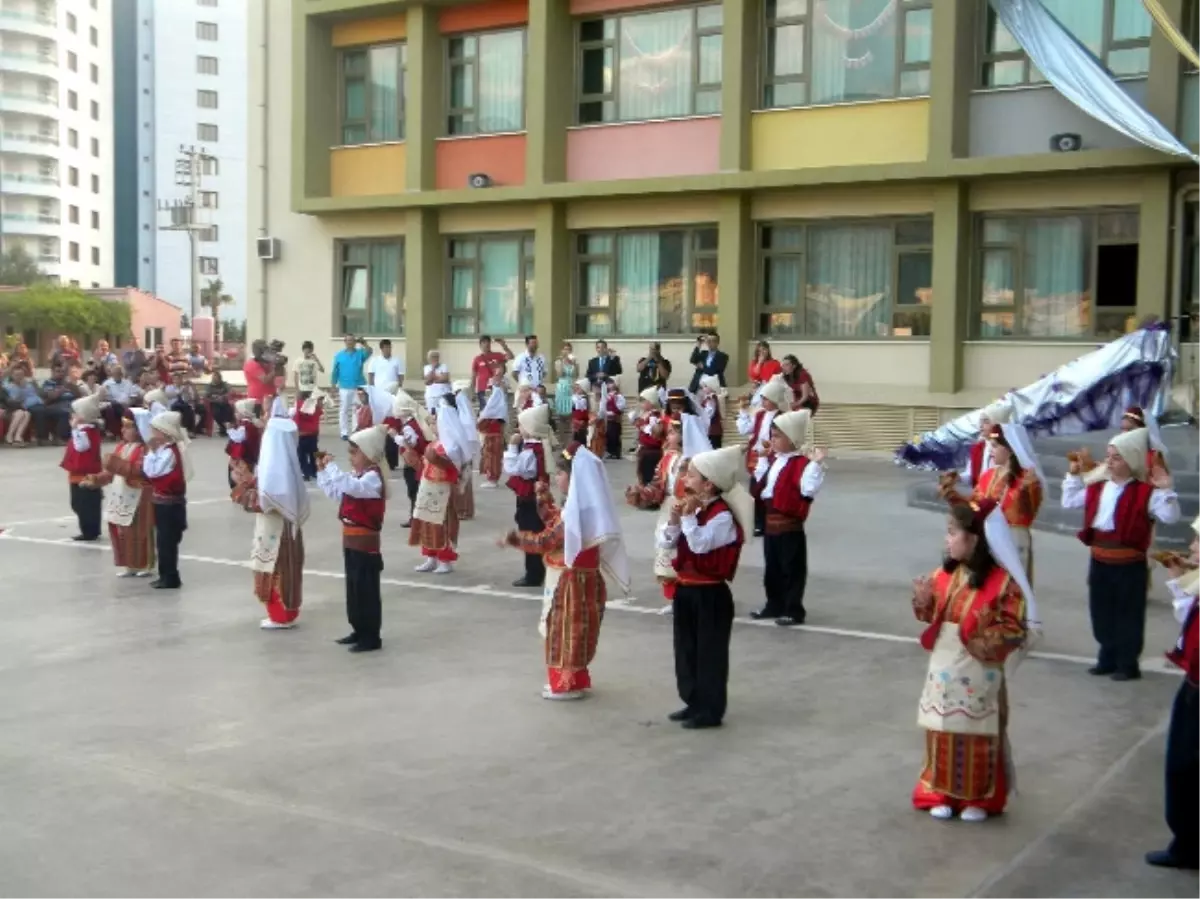 Ülkem Koleji\'nin Minikleri Mezun Oldu