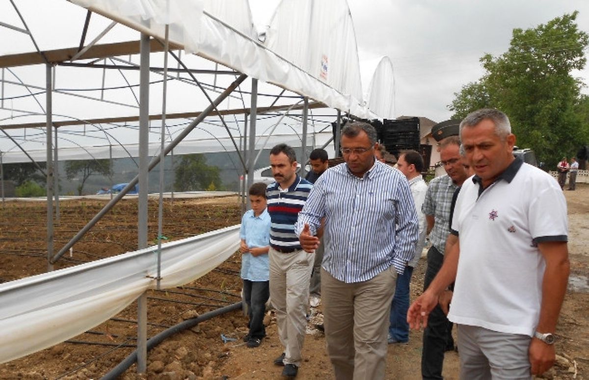 Vali Çiftçi, Tarımsal İşletmede İncelemelerde Bulundu