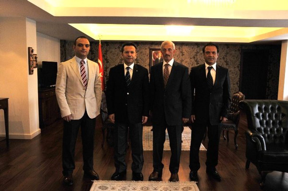 2. El Otomobilciler Derneği\'nden Vali Aksoy\'a Ziyaret