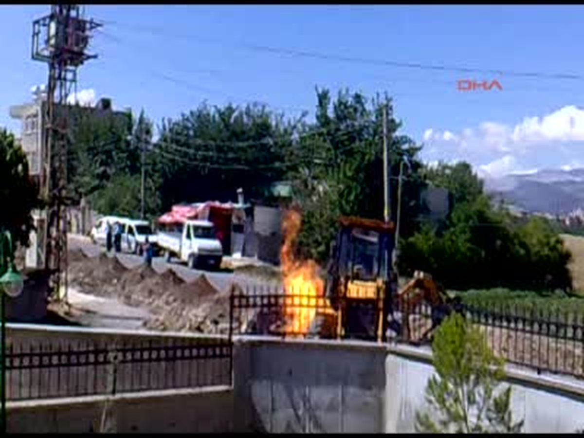 Adıyaman\'da Doğalgaz Hattında Yangın