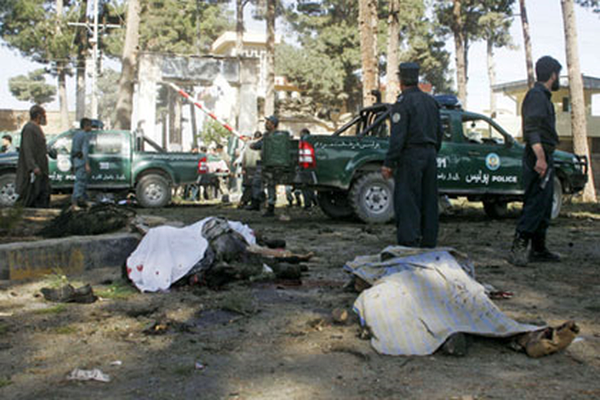 Afganistan\'da Bombalı Saldırı: 3 Ölü