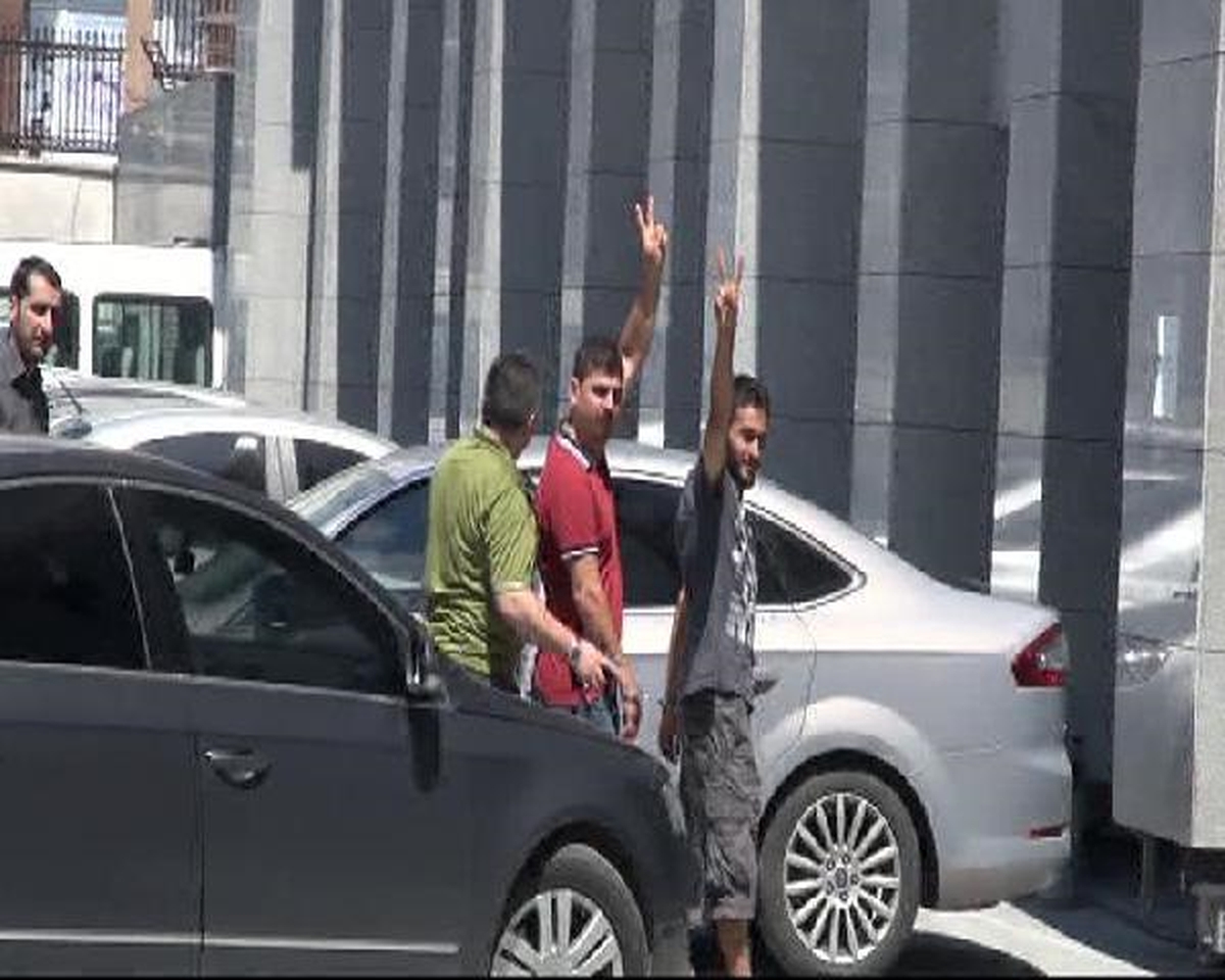 / Aileler Gözaltındaki Çocuklarıyla Görüştürülüyor