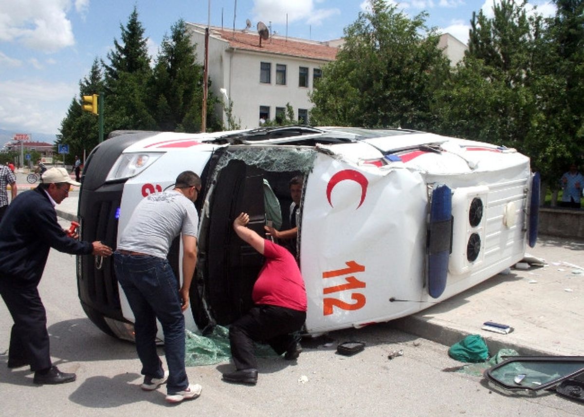 Ambulansın Kaza Anı Görüntülendi