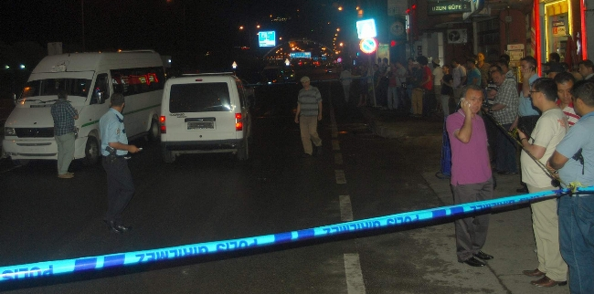 Anne ve Çocuğuna Önce Polis Aracı Daha Sonra Dolmuş Çarptı.