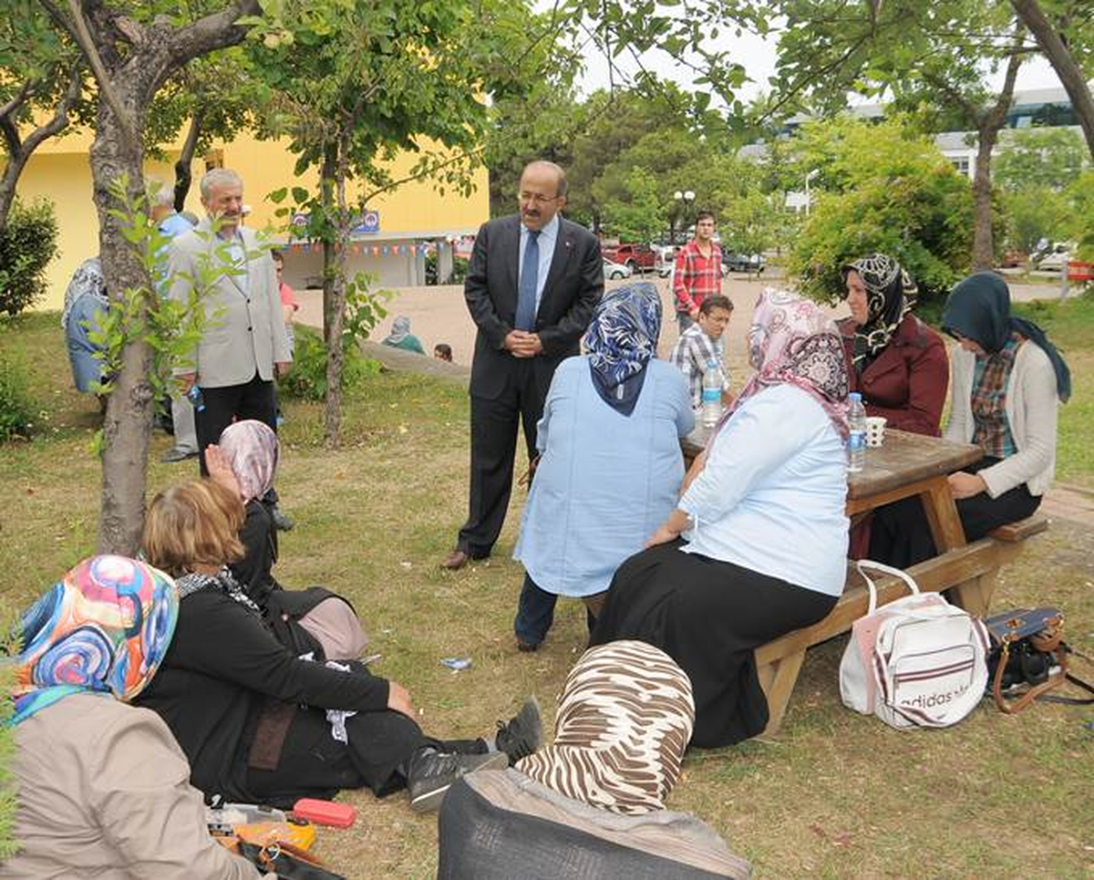 Başkan Gümrükçüoğlu, Öğrencilere Destek Oldu