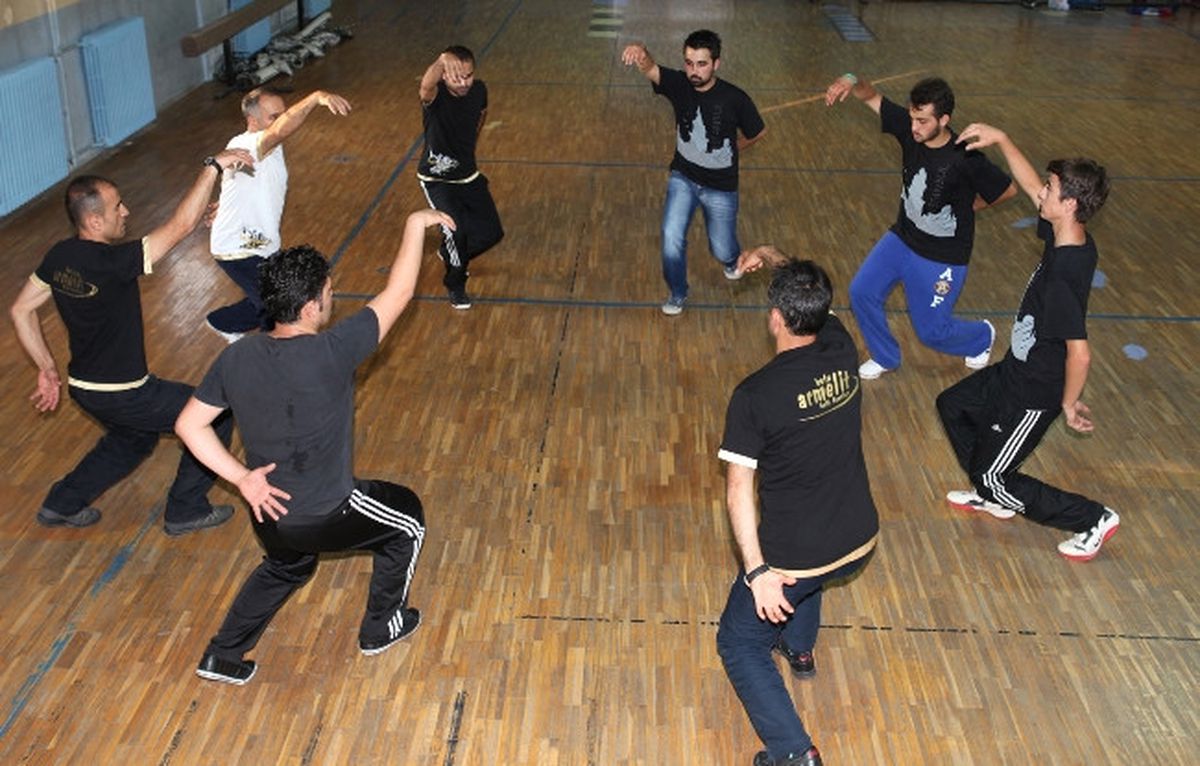 Bolulu Dansçılar Cezayir\'e Gidiyor
