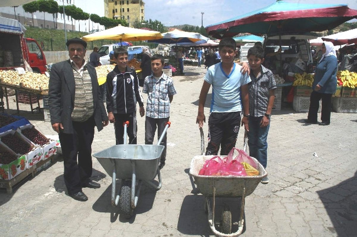 Bu Çocuklar İçin Okul Bitti, Çalışma Mesaisi Başladı