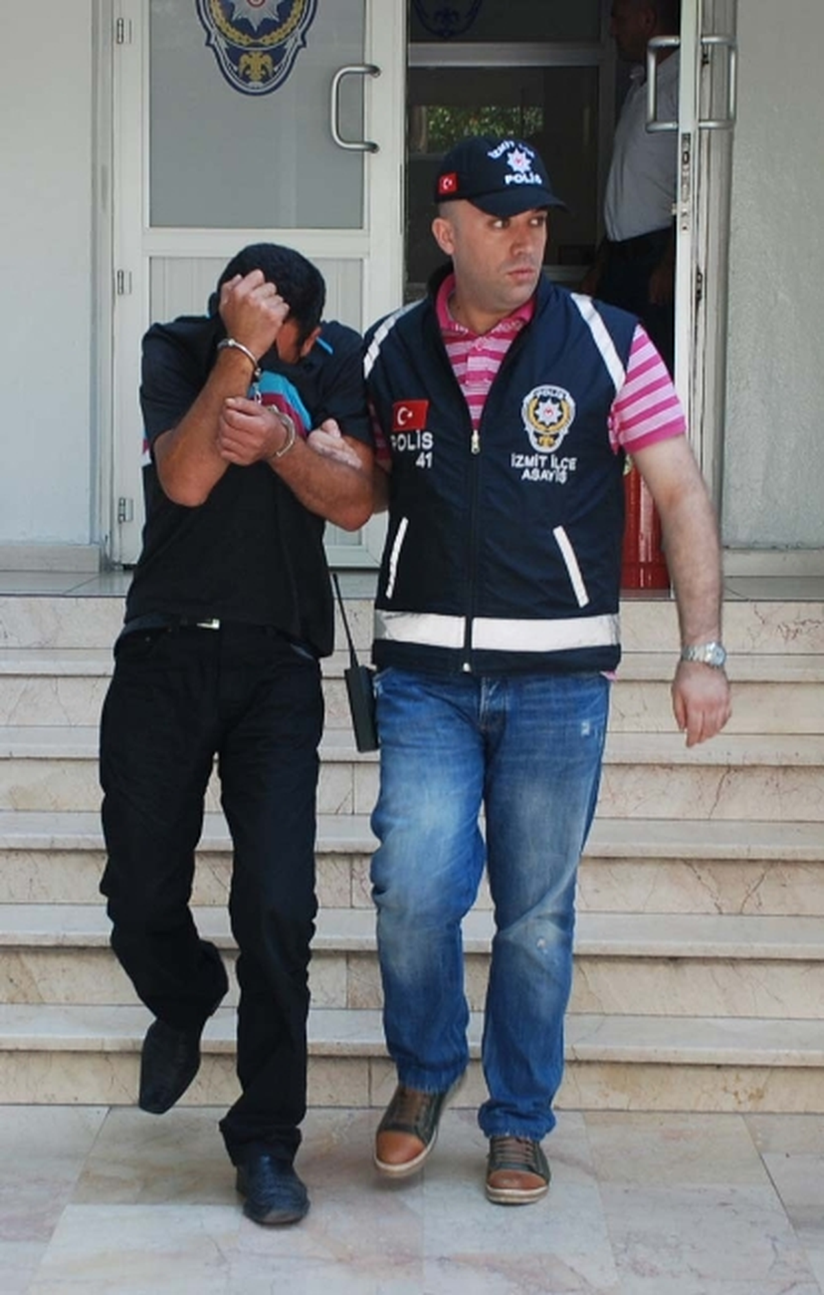 Çalıştığı Hastanenin Kasasını Soydu