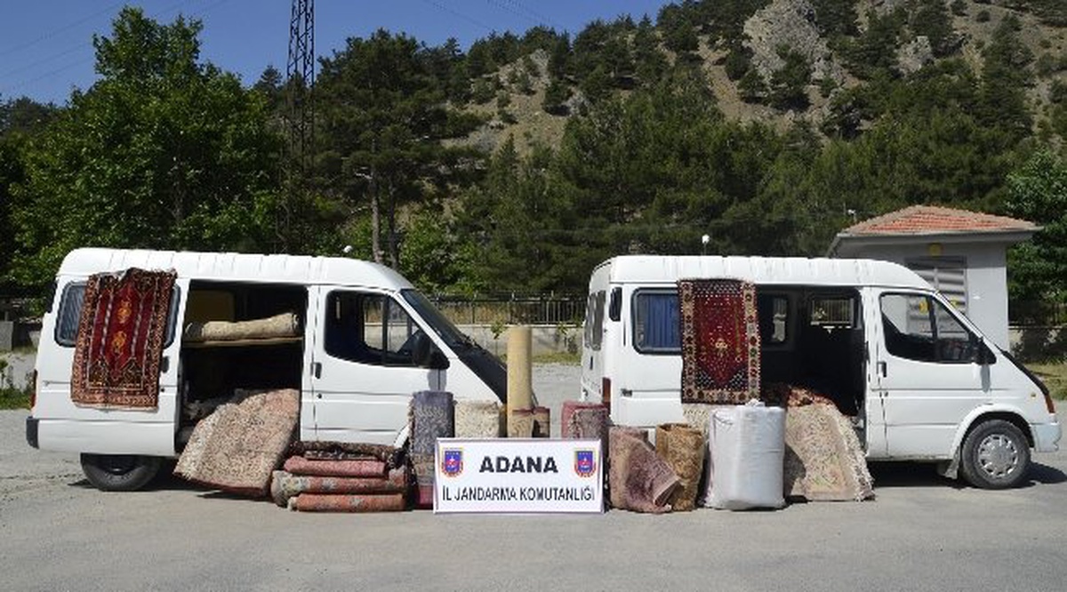 Camiden Kilim Çalan 3 Kişi Yakalandı