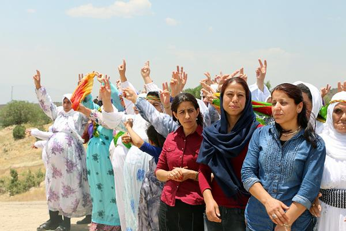 Çadırdakı PKK Flamaları Söküldü