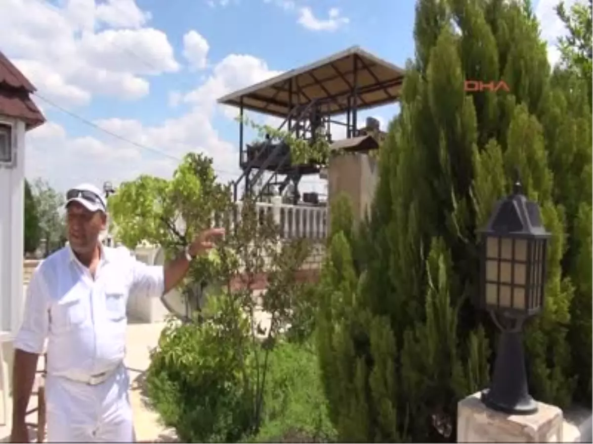 Köydeki Yaşantısını Evinin Terasına Taşıdı