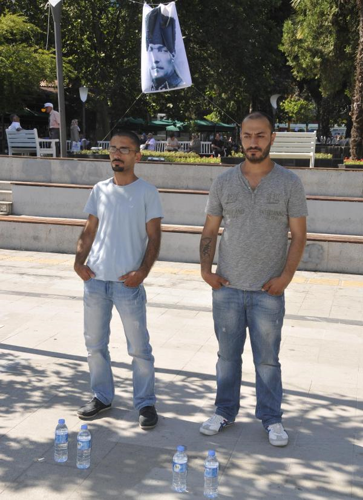 \'Duran Adam\' Eylemi İzmit\'e de Sıçradı