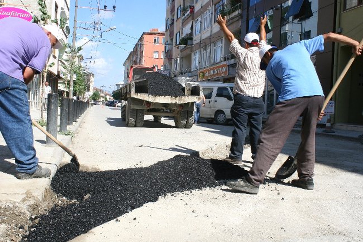 Düzce Belediyesi Yama Çalışmaları Sürüyor
