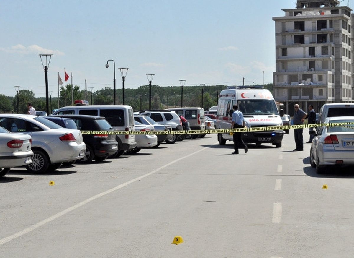 Edirne Adliyesi Önünde Silahlı Çatışma: 2 Yaralı