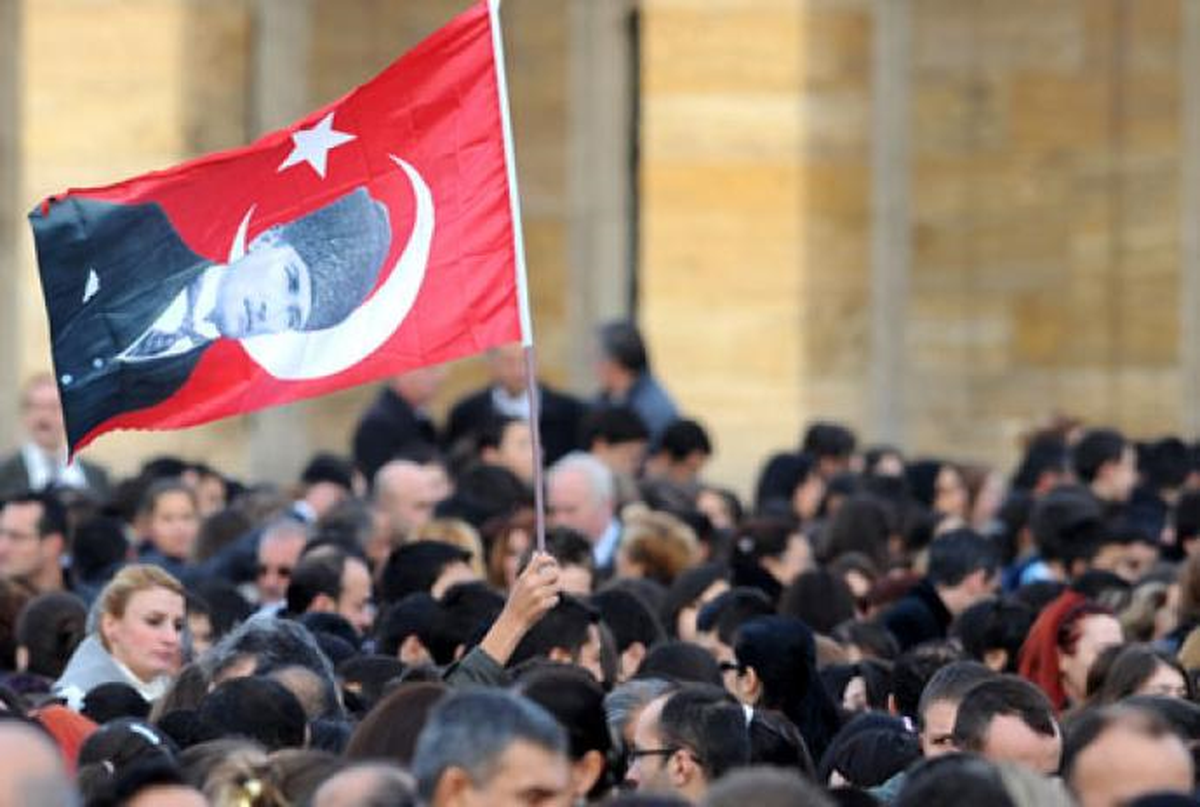Erdoğan'ın Yasadışı İlan Ettiği Bayrak!