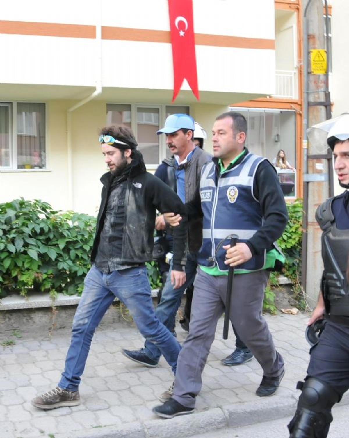 Eskişehir\'de \'Gezi\' Eylemcilerine Müdahale: 13 Gözaltı (2)