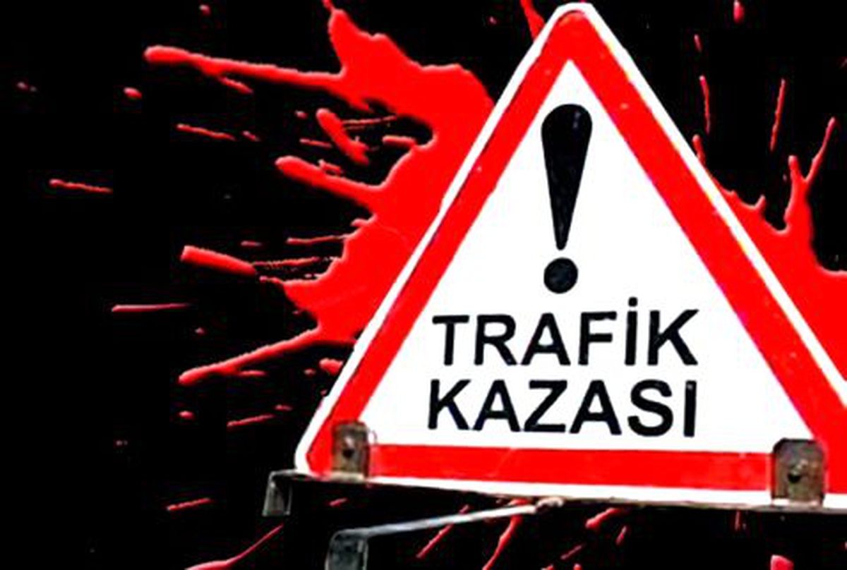 Gaziantep\'te Otomobil ile Midibüs Çarpıştı: 17 Yaralı