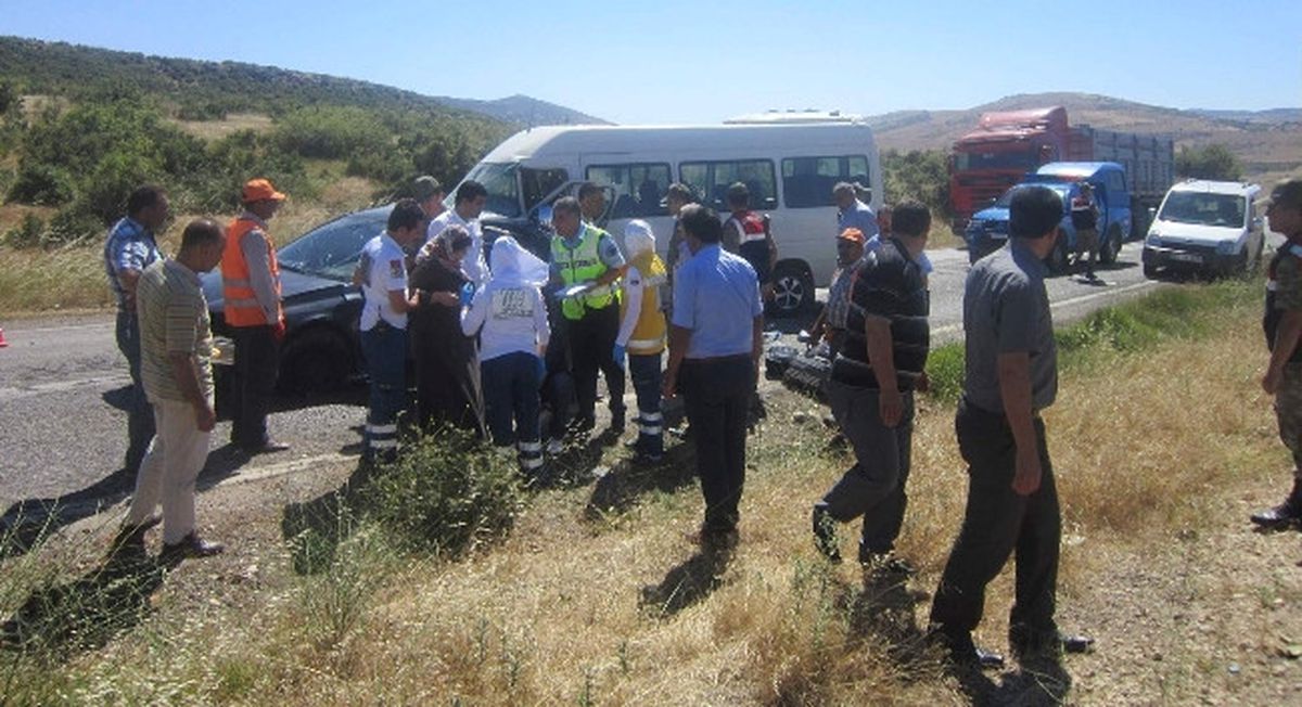 Gaziantep\'te Trafik Kazası: 14 Yaralı