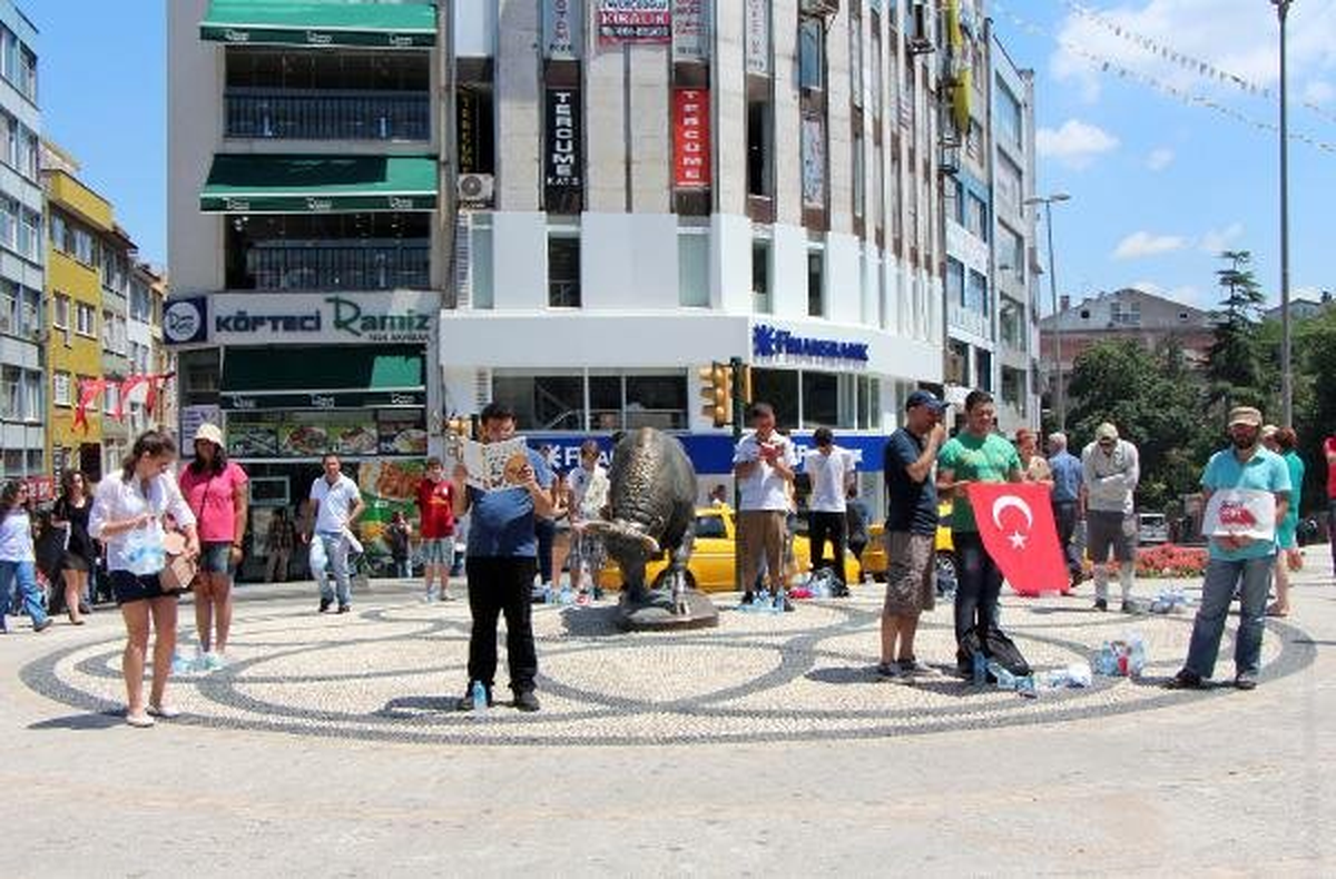 Gezi Parkı Eylemlerine Durarak Destek