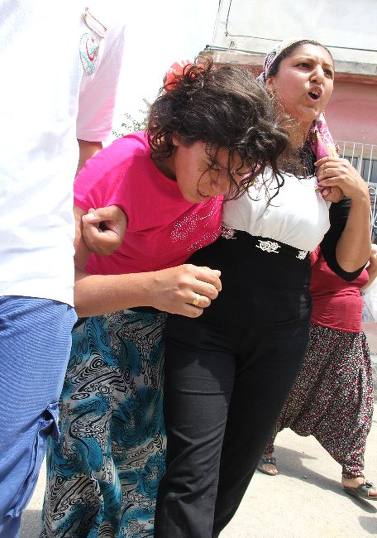Hamile Eşini Hastanelik Etti