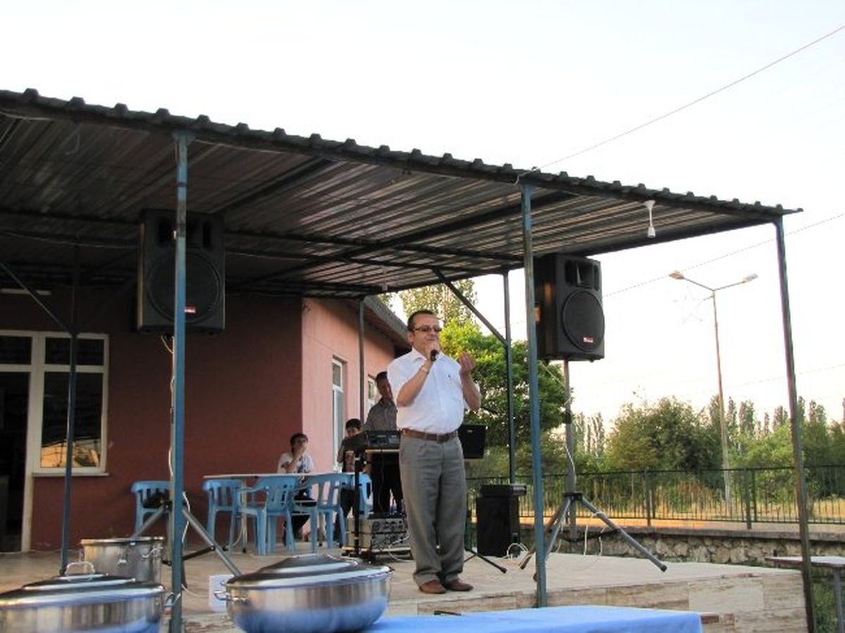 Hisarcık\'ta Eğitim Bir Sen\'li Öğretmenler Yemekte Bir Araya Geldi