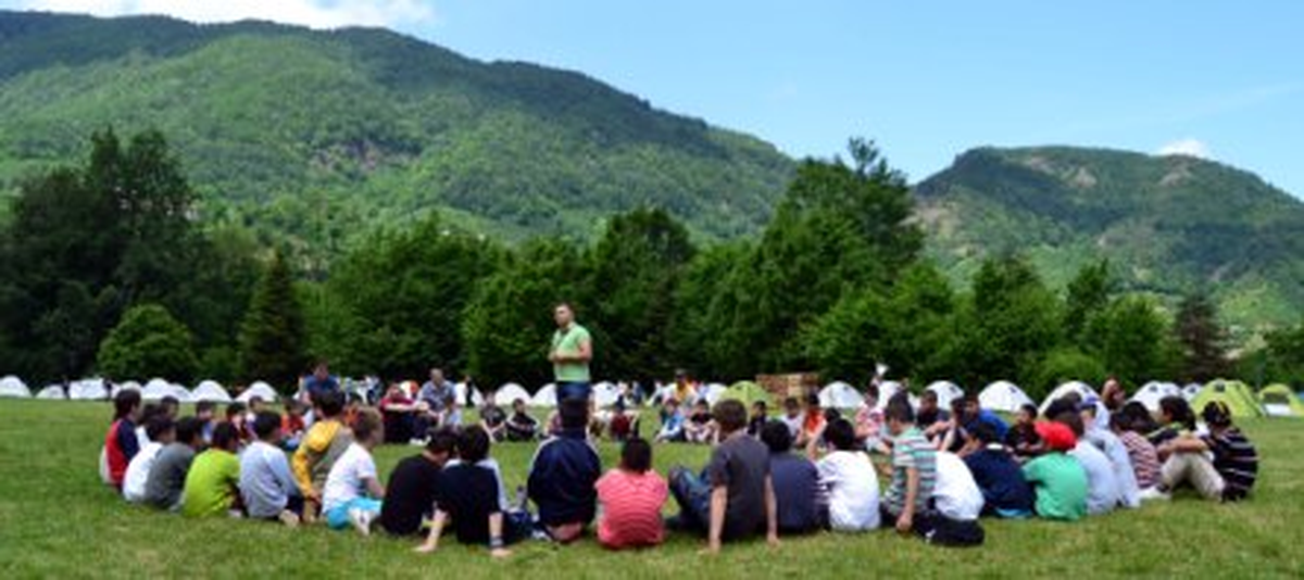 İzciler Güzeldere\'de Kamp Kurdu