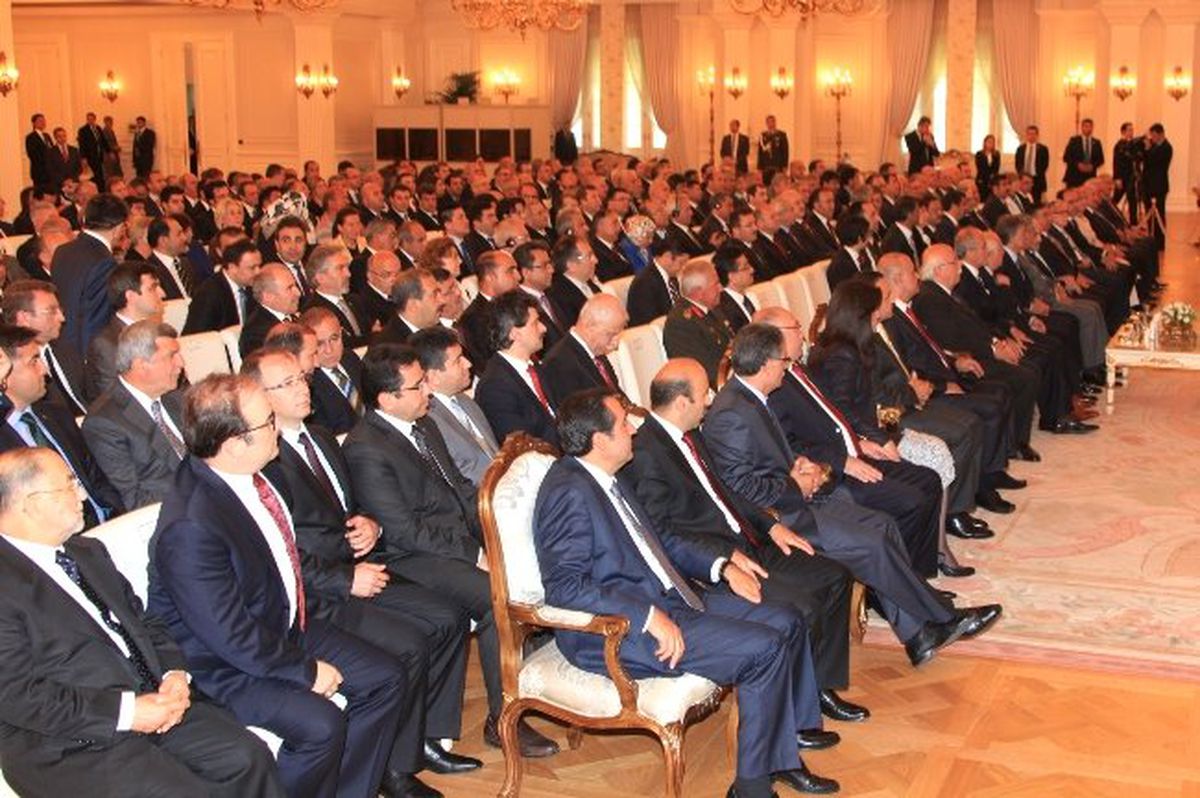 Başkan Karaosmanoğlu Köşk\'te Resepsiyona Katıldı