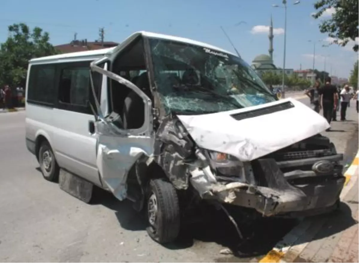 Kocaeli'de Trafik Kazası: 1 Ölü, 6 Yaralı