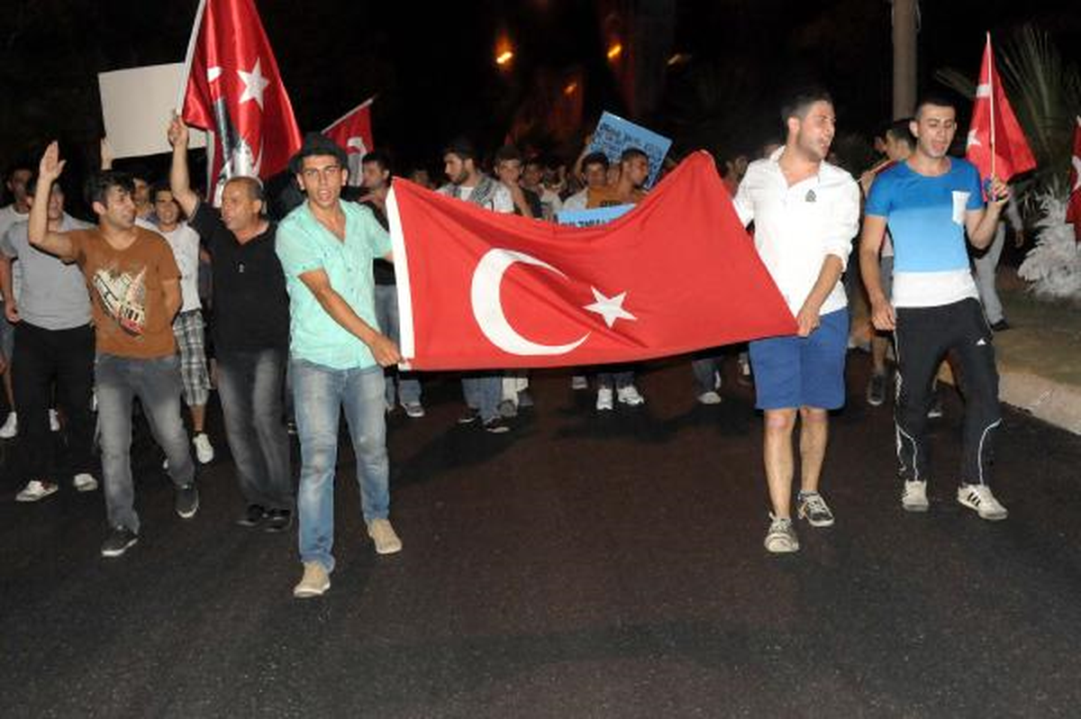 Mersin'de Gezi Park'ına Destek Sürüyor