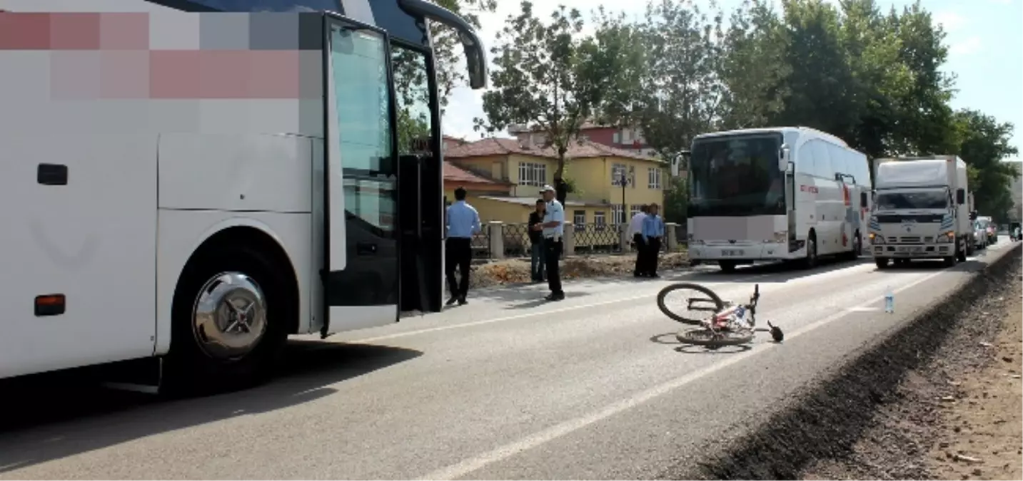 Otobüsün Çarptığı Genç, Yaşam Savaşını Kaybetti