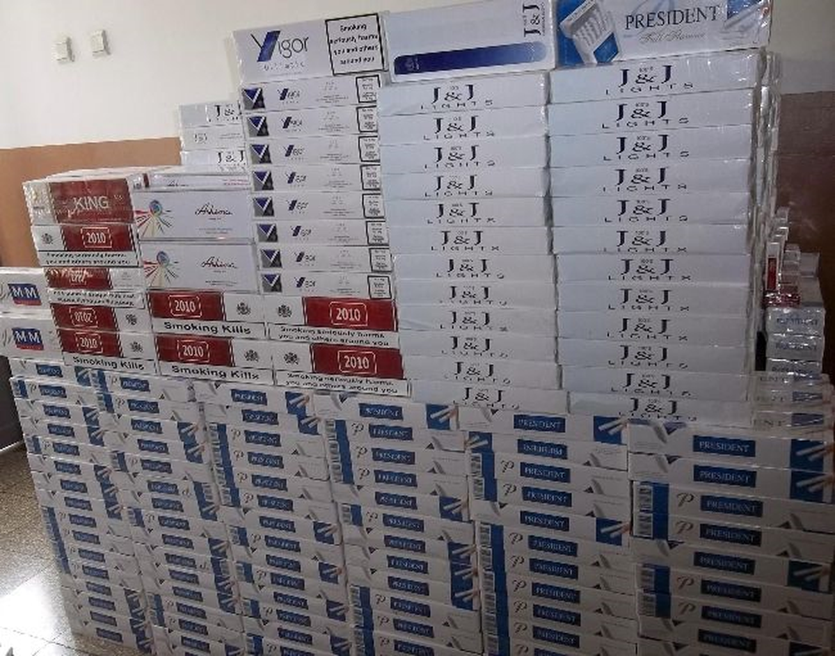 Otomobilden 58 Bin Paket Kaçak Sigara Çıktı