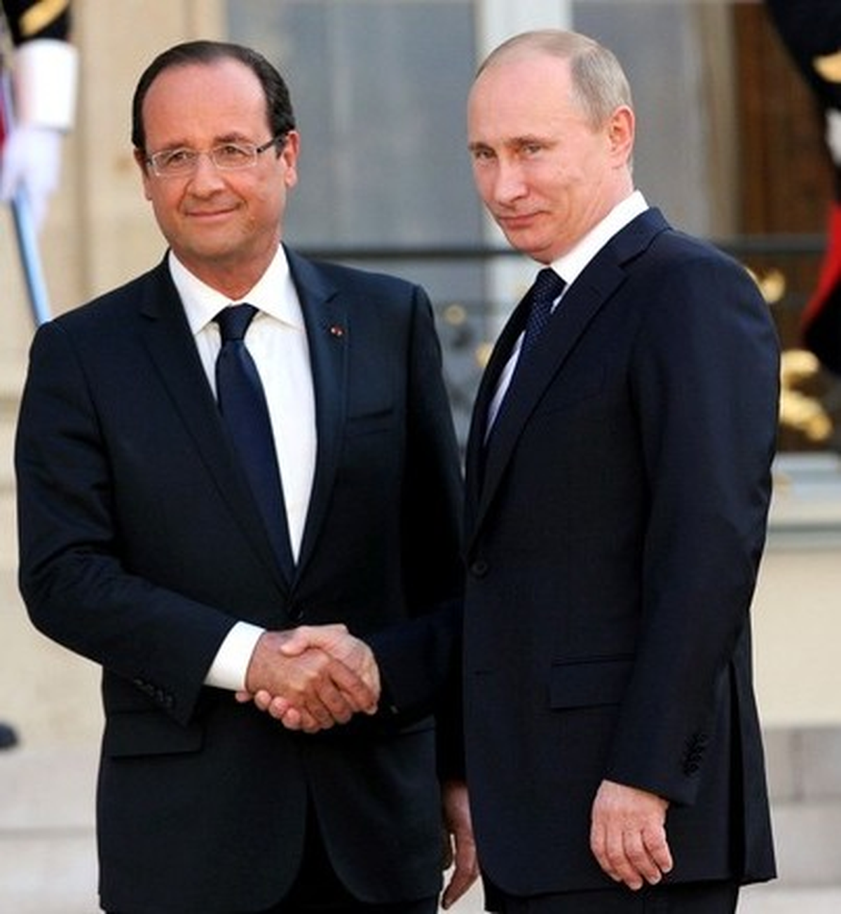 Putin ile Hollande Bir Araya Geldi