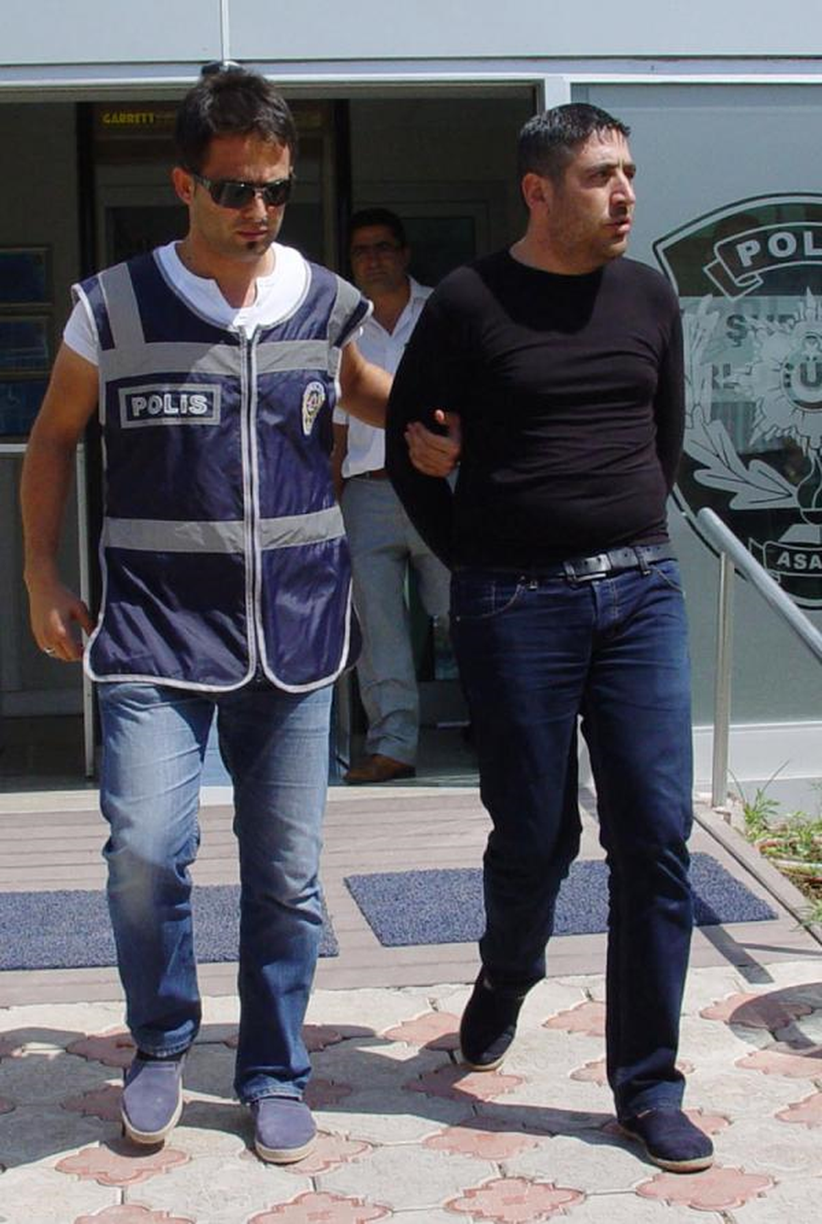 Sahte Çeki Düşük Fiyata Bozdurmak İsterken Yakalandılar