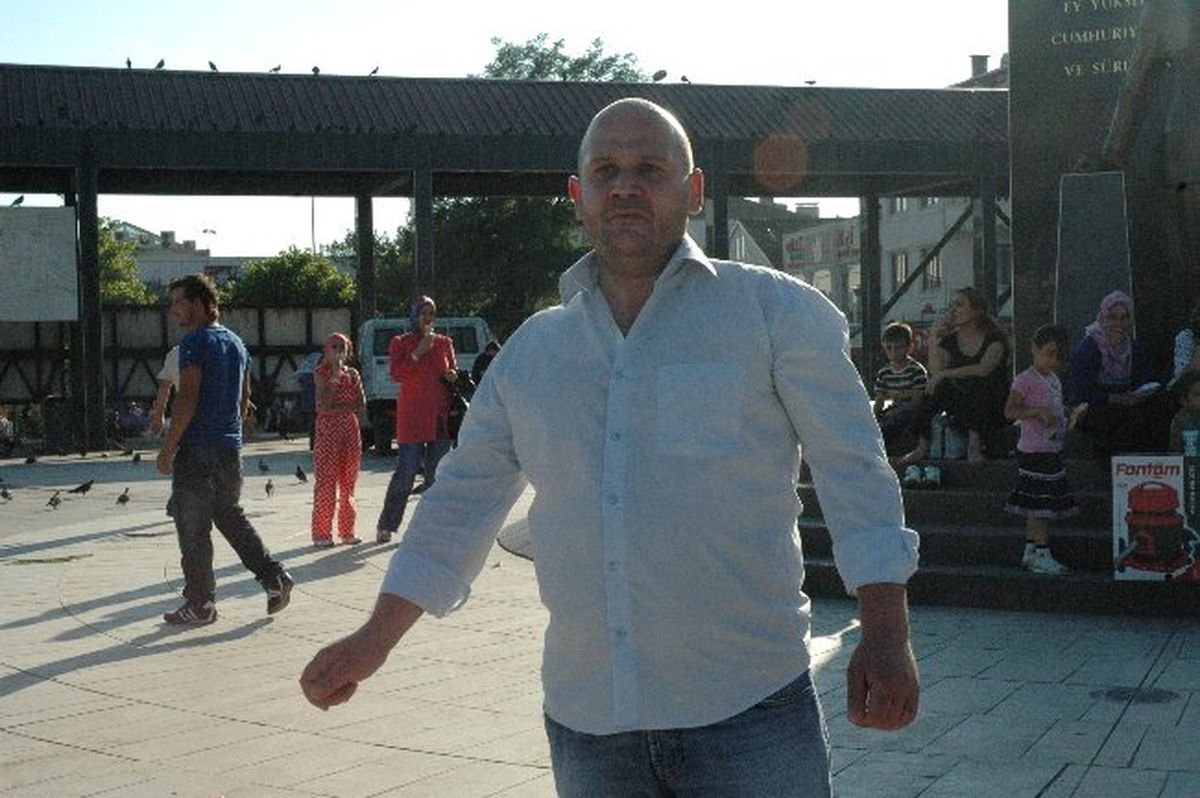 Sakarya\'da "Duran Adam" Eylemi