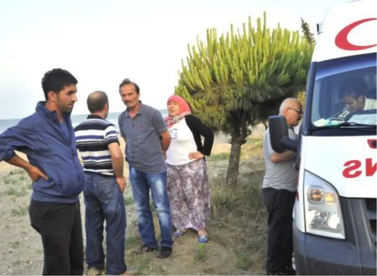 Samsun\'da Denize Giren İki Arkadaştan Biri Suda Kayboldu