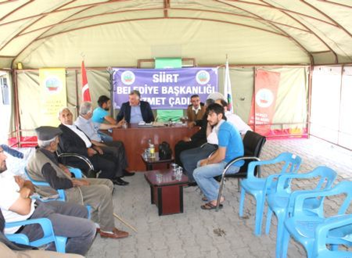 Siirt Belediyesi Mahallede Makam Çadırı Kurdu