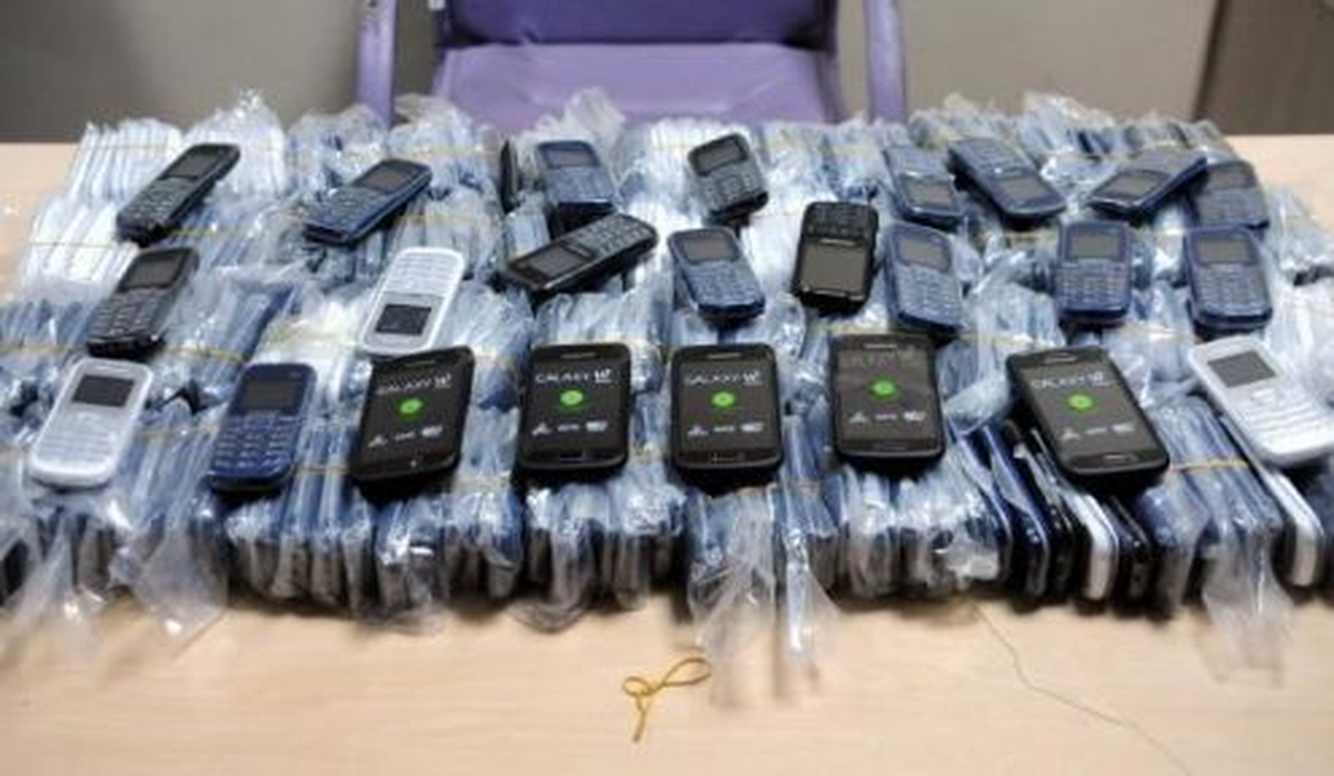 Şırnak'ta 744 Gümrük Kaçağı Cep Telefonu Ele Geçirildi